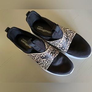 ADIDAS Womens Shoes (gently used) size 8